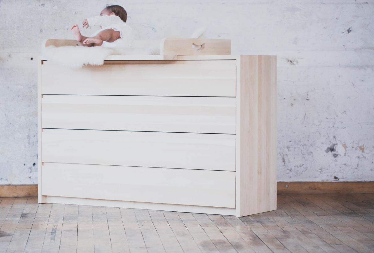 Wickelauflage für Babys aus Zirbe